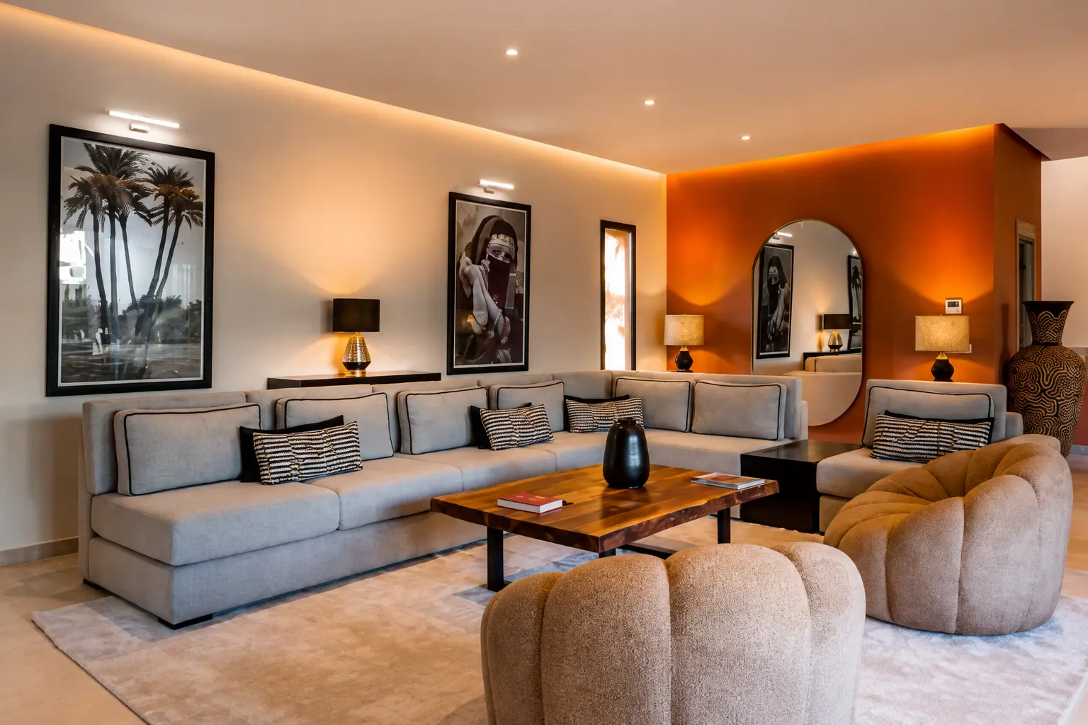 Salon aux tons chaleureux